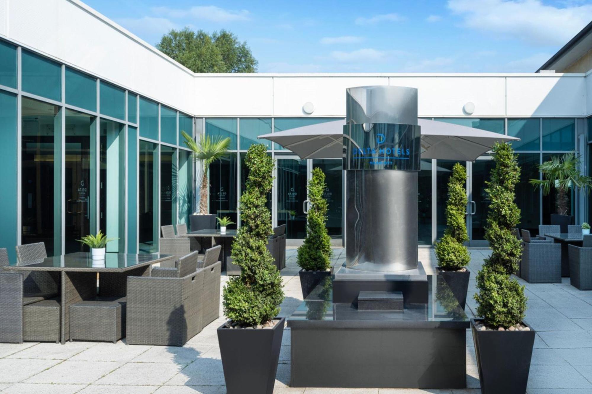 Delta Hotels By Marriott Nottingham Belfry Exterior foto