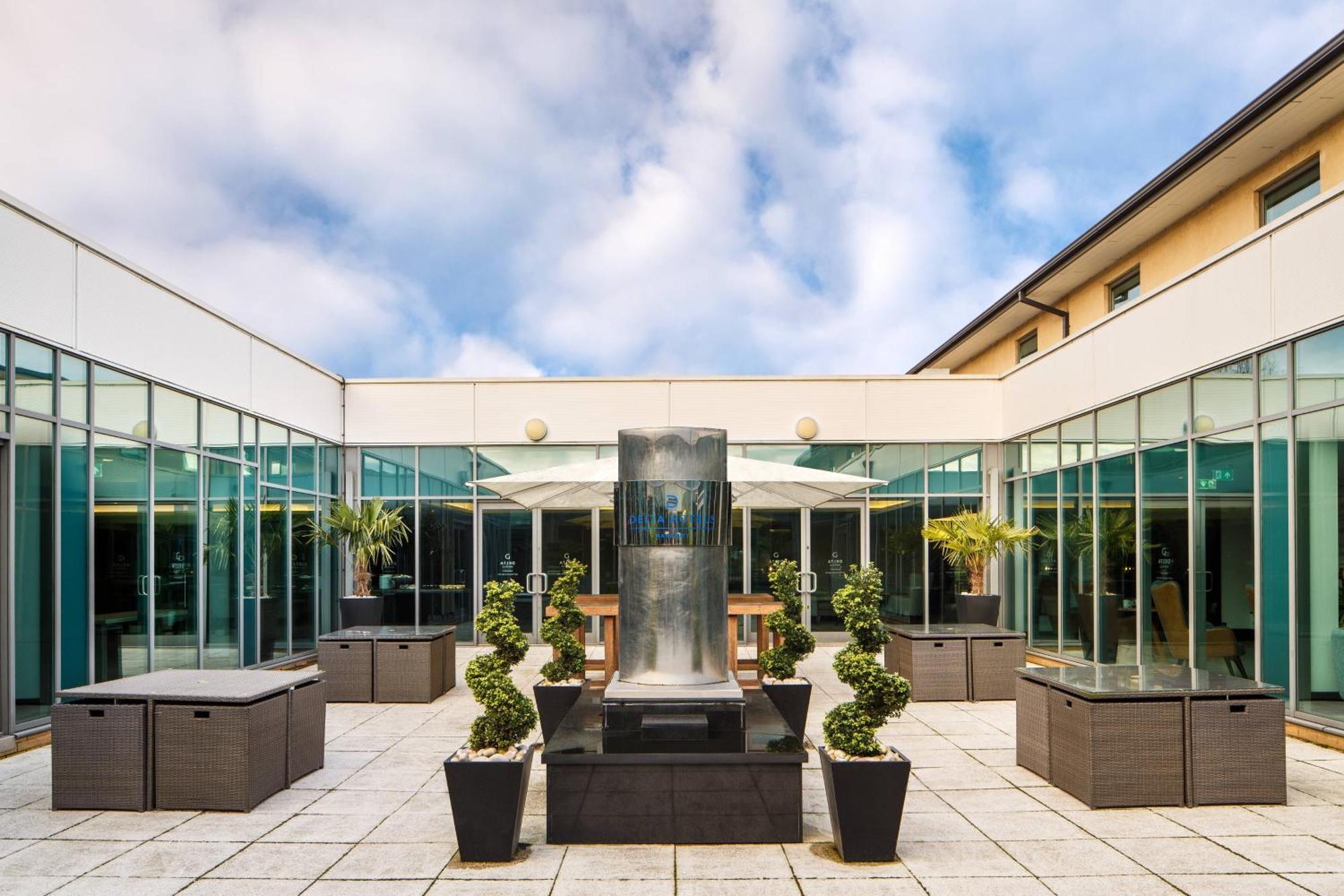 Delta Hotels By Marriott Nottingham Belfry Exterior foto